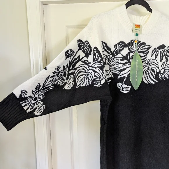 NWT FARM RIO Surreal Garden Knit Sweaterdress Black and White Floral - Picture 2 of 6